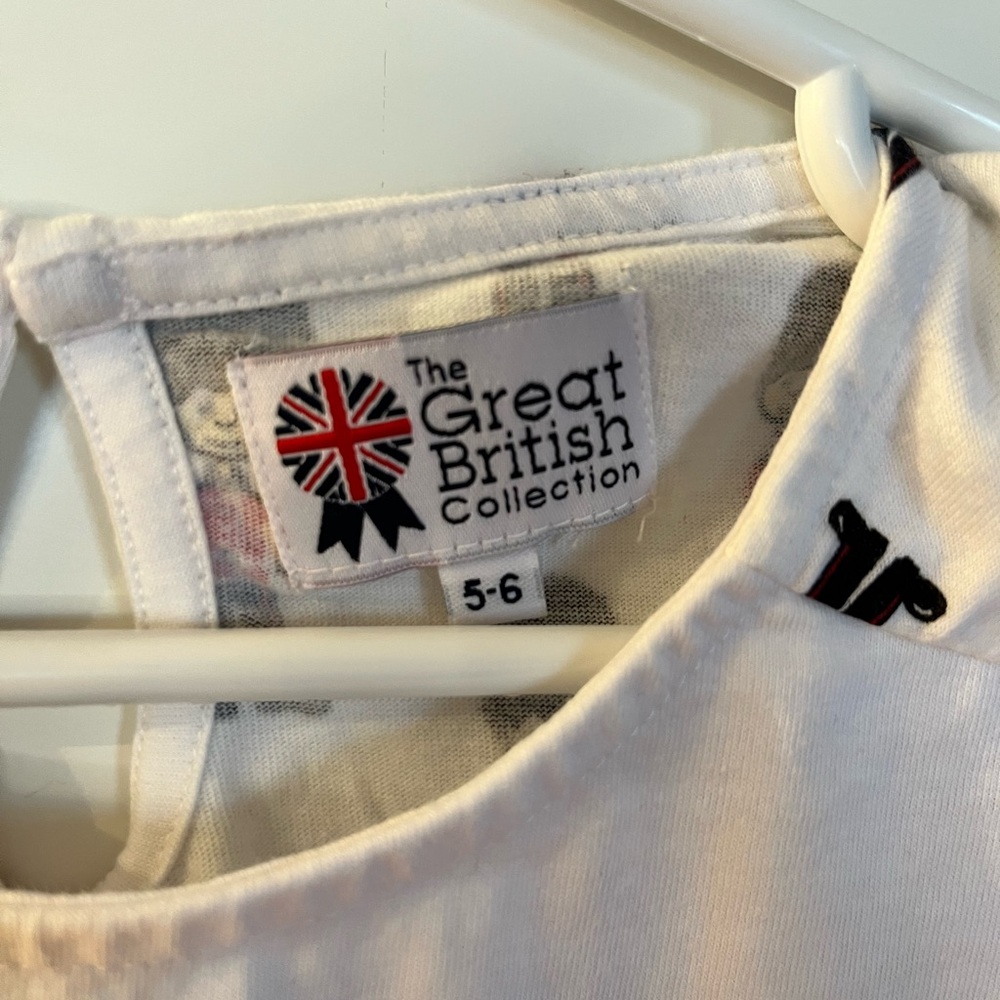 Girls 🇬🇧 London Guard Sequin Heart Top | Size 5-6 | Cute Ruffle Sleeves - Picture 3 of 6